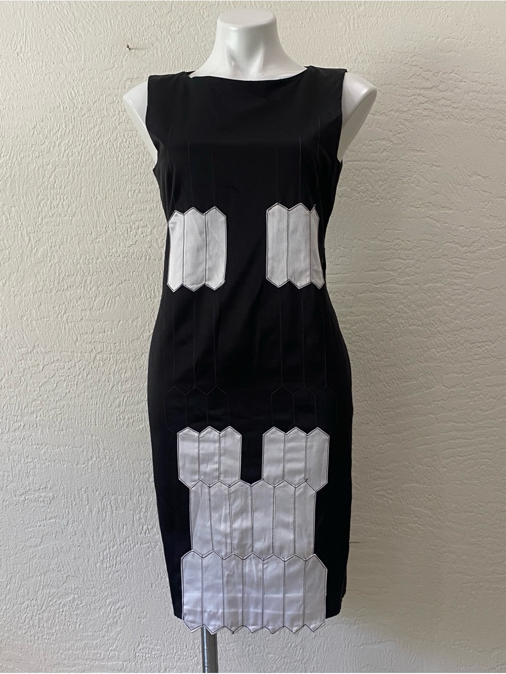 GRIFFLIN Paris Black and White Geometric Sheath Dress sz LARGE